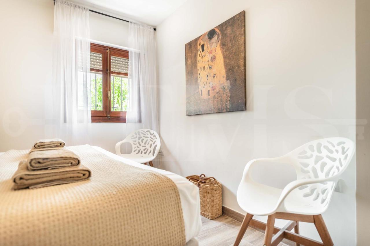 Spacious Apartment Next To Plaza De La Merced By Rems Малага Екстер'єр фото